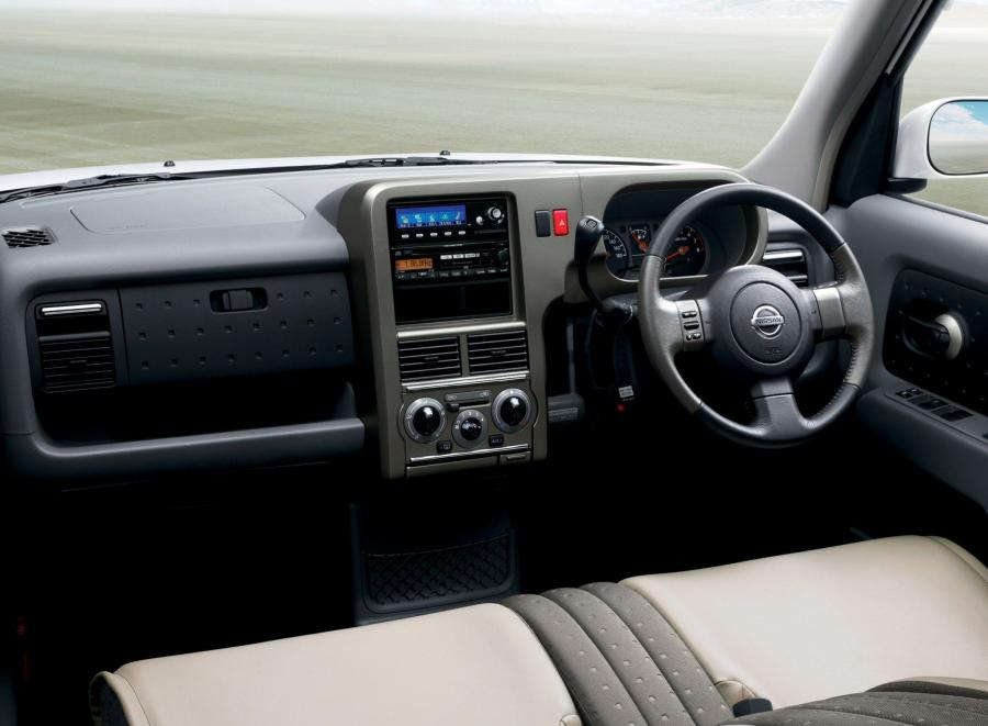  Nissan Cube 2002 года  (фото 6 из 7)